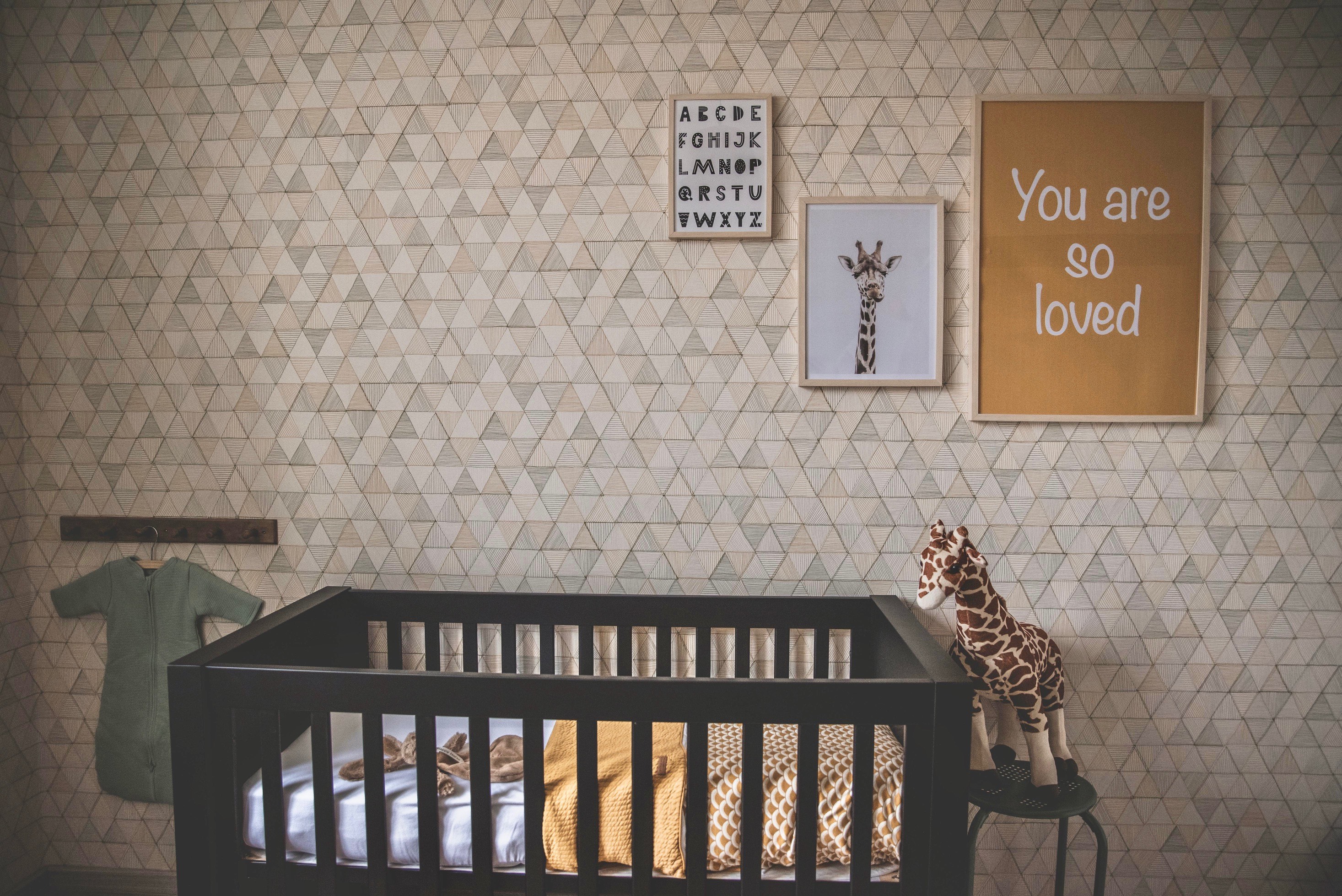 Babykamer Met Grafisch Behang